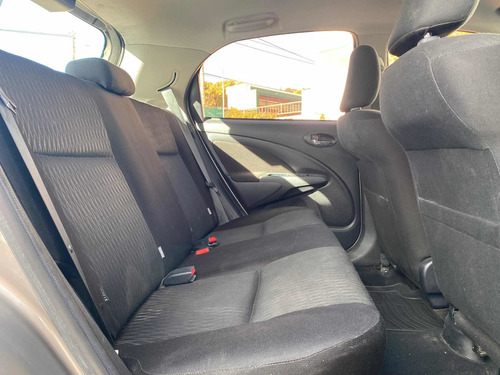Imagen 9 de 16 de Toyota Etios 2017 1.5 Xs