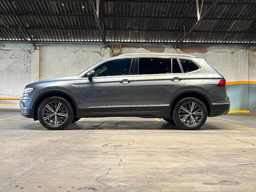 Imagen 6 de 25 de Volkswagen Tiguan Allspace 2021 2.0 Tsi Highline Dsg