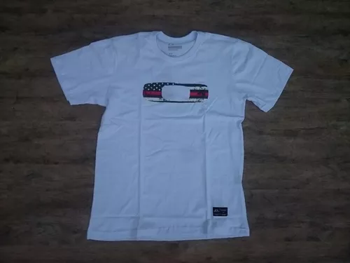 Camiseta Oakley Branca - M - Roupas - Bela Vista, São Paulo 1223105093