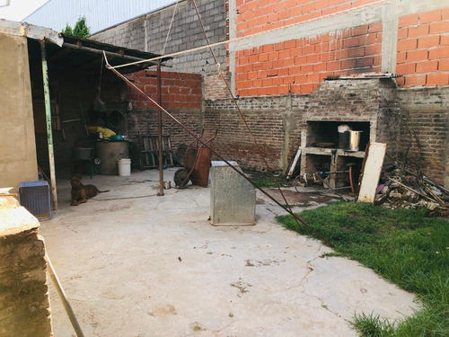 Imagen 11 de 14 de Casa 3 Amb + Dpto A Terminar A Mts. De Av. Croacia