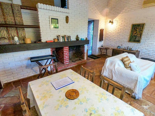 Venta De Casa 4 Dormitorios En Camino Lussich, Punta Ballena