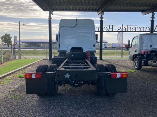 Mercedes Benz Atego 1729/36 Tractor Cab Dormitorio