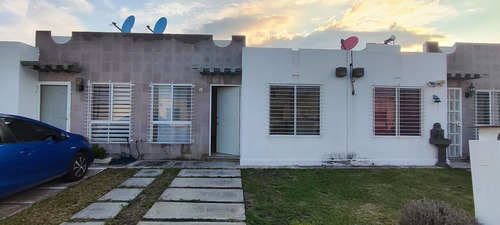 Casa De 1 Solo Nivel En Renta En Viñedos Queretaro