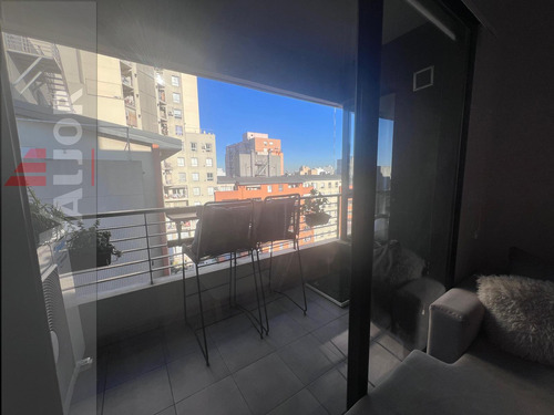 Departamento De 3 Ambientes Con Balcón En Alquiler