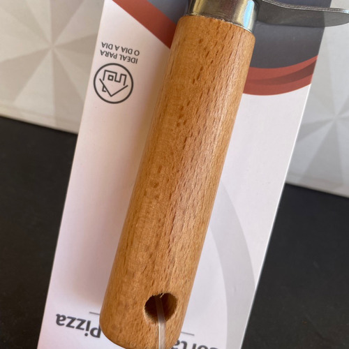 Carretilha Cortador De Pizza De Inox Com Cabo De Bambu