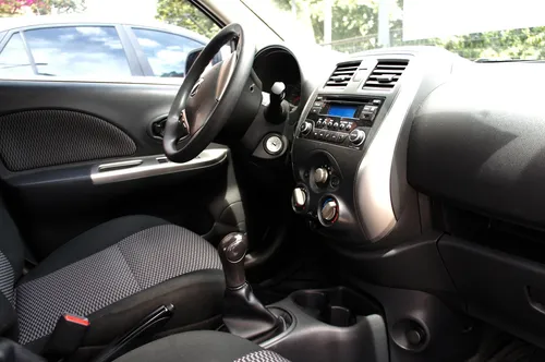 Nissan March 1.6 Active