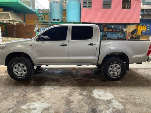 Imagen 2 de 16 de Toyota Hilux 2.7 Sincronica 4x4