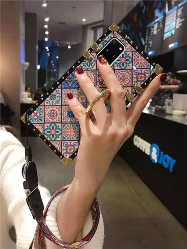 Imagen 1 de 5 de Funda Para Samsung Con Correa Bandolera Luxury