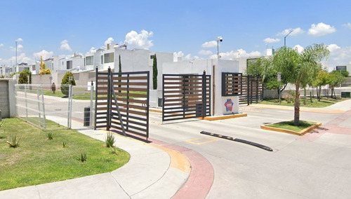 Casa Con Excelente Mantenimiento Y Ubicación. Arf