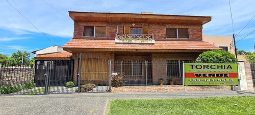 Chalet En Burzaco En Venta - Excelente Ubicación!!!