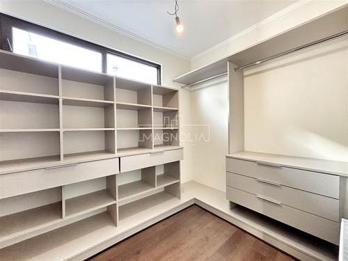 Casa En Venta De 4 Dorm. En Colina