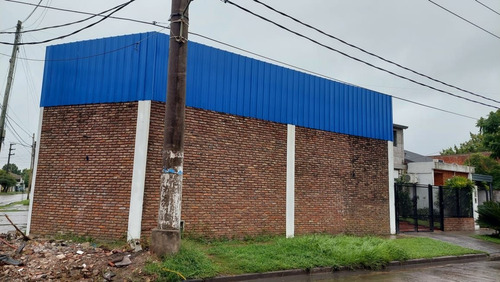 Imagen 2 de 14 de Galpon En Alquiler En Ituzaingó