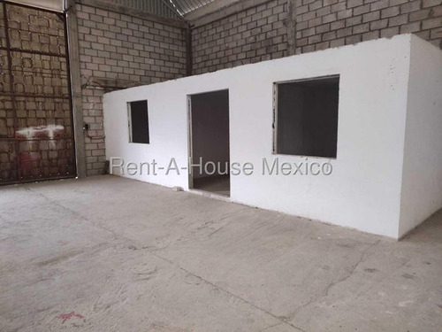 El Castillo - Renta, Bodega Comercial De 525 Metros Con Oficina | Rahqro