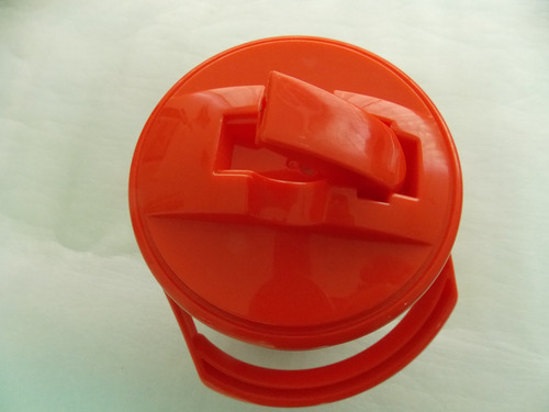 Termo 1.9 L(1/2 Galón) Marca Mainstays, Color Rojo