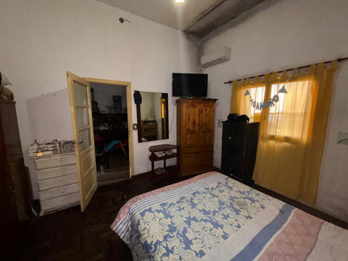 Casa En Venta - 4 Dormitorios 2 Baños - 688mts2 - La Plata