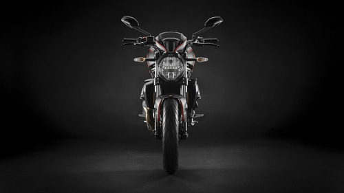 Imagen 4 de 25 de Ducati Monster 821 Dark - 0km