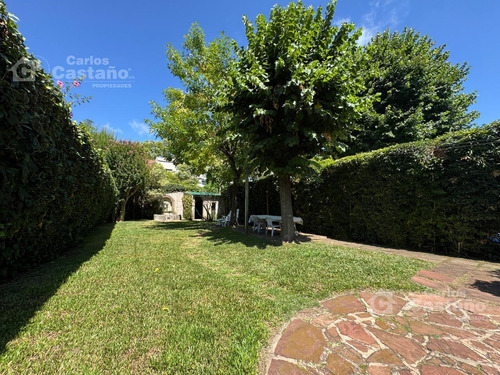 Casa Antigua De Categoría, 6 Amb., En El Bajo De Vte. López