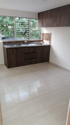 Imagen 1 de 9 de Vendo Propiedad 2do Piso Con 3 Aptos En 3er Piso, Nuevos. Solo Wasap 3042440991