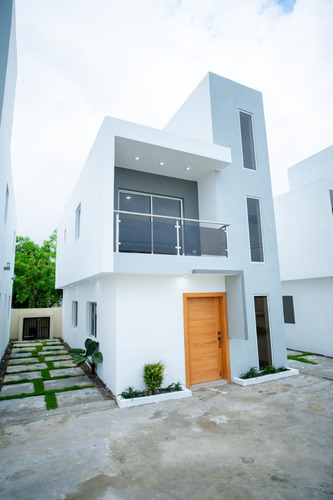 Alquiler Villa Brisas Punta Cana - Sin Muebles