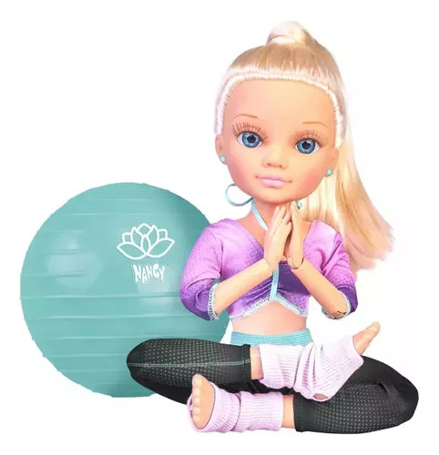 Nancy Un Dia En Yoga Class