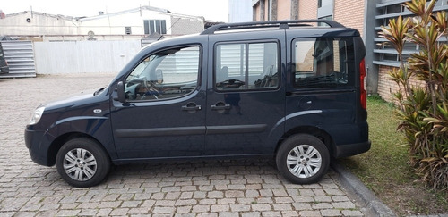 Imagem 4 de 8 de Fiat Doblo 2014 1.8 16v Essence Flex 5p