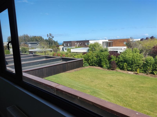 Casa En Venta De 6 Dorm. En Santo Domingo