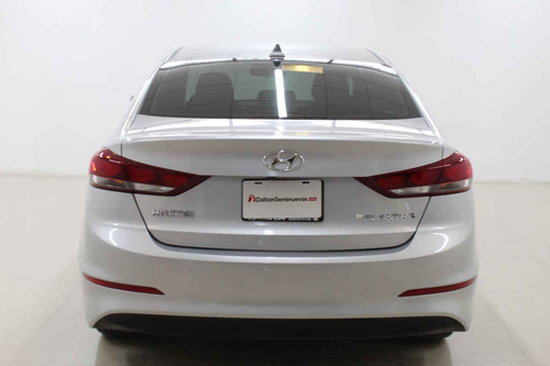 Imagen 4 de 15 de Hyundai Elantra 2017 4 Cilindros