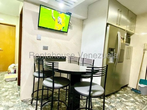Se Ofrece En Venta Hermoso Y Amplio Apartamento Remodelado Ubicado En El Paraiso