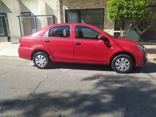Imagen 8 de 12 de Toyota Etios 2021 1.5 Sedan X