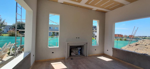 Imagen 3 de 4 de Venta . Casa A Estrenar Estilo Moderno . 4 Amb. Con Pileta Al Golf. El Cantón. Escobar