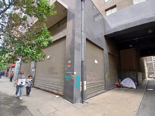 Excelente Local De 1241m2 Con Excelente Exposición En Venta