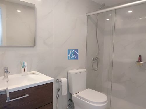 Apartamento En Edificio Muy Bueno, Puerto, Punta Del Este- Ref: 1336