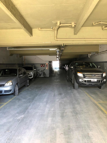Imagen 11 de 16 de Venta Cochera Fija Villa Urquiza Porton Automatico