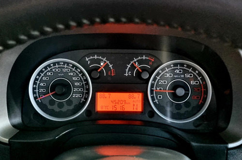 Imagem 5 de 12 de Fiat Idea Essence 1.6 16v E.torq (flex)