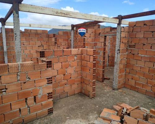 Re/max 2mil Vende, Terreno Con Bienhechuría, Guatamare, Arismendi, Isla De Margarita.