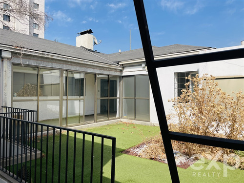 Oficinas / Centro Médico En Arriendo Las Lilas