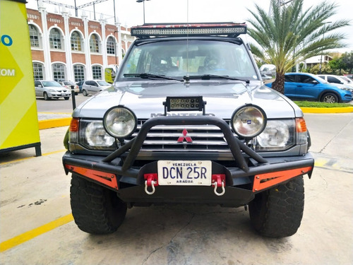 Imagen 2 de 15 de Mitsubishi Montero 1.3