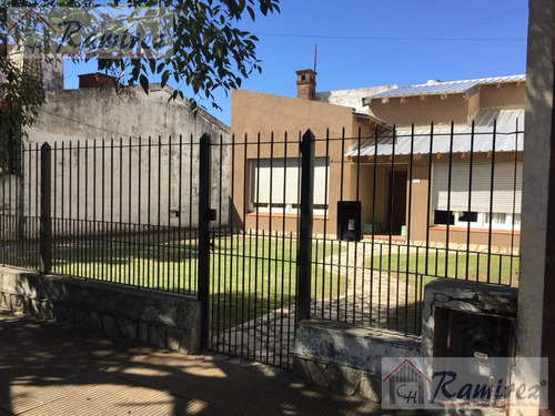 2 Casas En Venta Sobre Lote 647 M2, Ituzaingó Centro, Oportunidad!