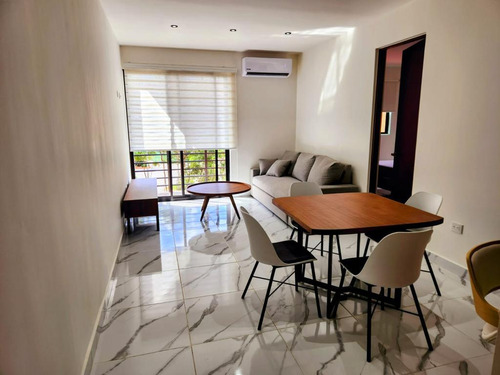 Departamento En  Renta, 2 Recámaras, Aa's, Av. Huayacán, Cancún