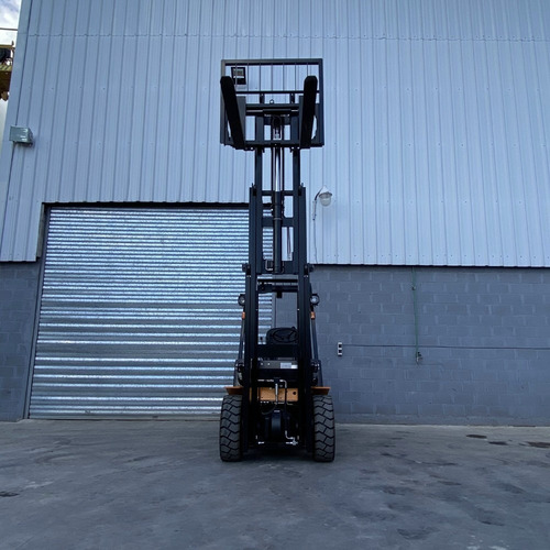 Imagen 5 de 13 de Autoelevador 3500kg 3.5 Toneladas Triple Torre 4.5m