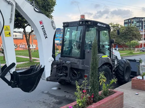 Retroexcavadora Terex Mecalac Tlb990