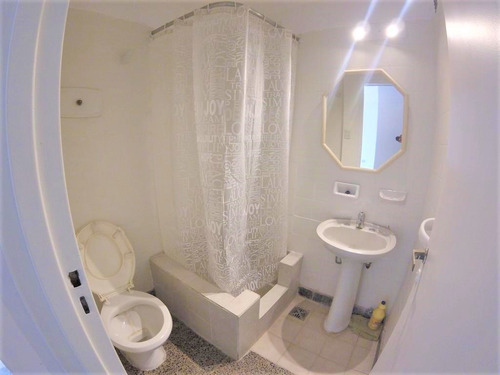Imagen 10 de 12 de 2 Amb Centrico - Apto Profesional // Av. Rivadavia 13.876