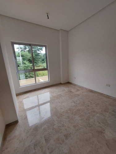 En Cumbres De Guataparo Townhouse A Estrenar Vende Saúl Osío