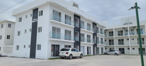 Apartamento De Alquiler En Pueblo Bávaro 