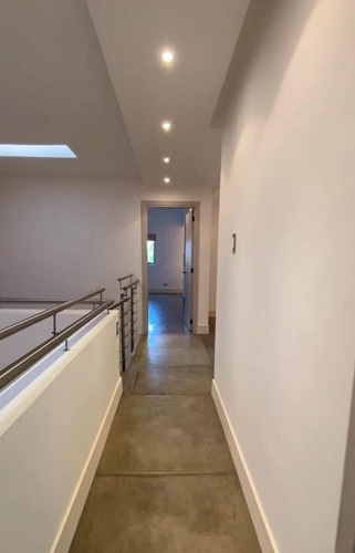 Vendo Exclusivo Townhouse En Altos De Guataparo Valencia