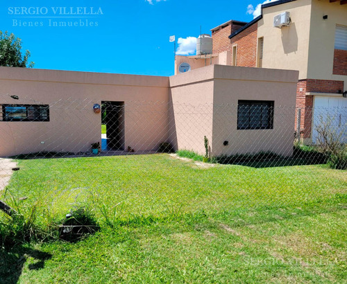 Rio Cuarto 2800 - Casa De Dos Dormitorios  En Venta En Las Tardes Roldan