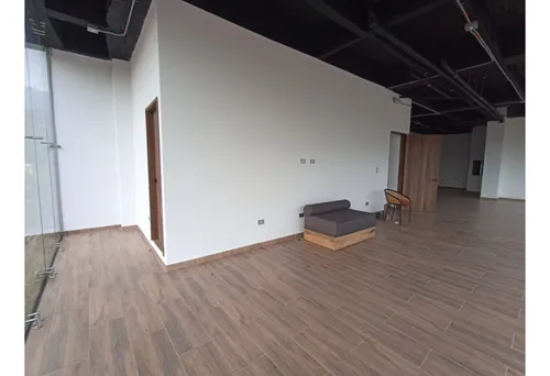 Se Arrienda Local Comercial Nuevo En Copacabana.