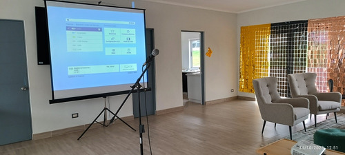 Arriendo Proyector Data Show Iluminación Karaoke