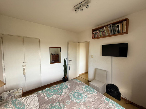 Venta De Departamento 3 Ambientes A Metros Del Centro De Wilde, Excelente Ubicacion.