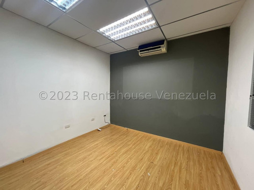 Ana Karina Molleja Alquila Casa Comercial Con Excelente Ubicación En La Zona Oeste Barquisimeto-lara/ Akm